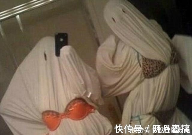 足球妈妈啄木鸟 场上的妈妈比赛结束了海报