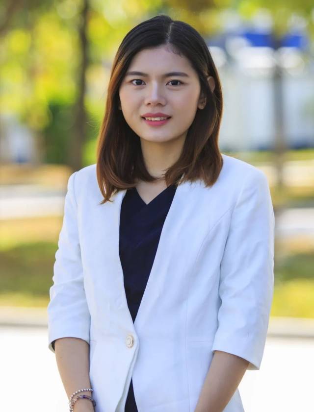 优优人体美女鲍图片海报