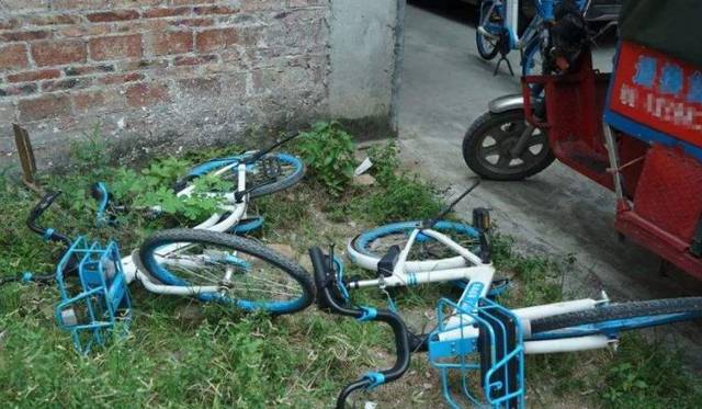 无限臀山最新官网海报