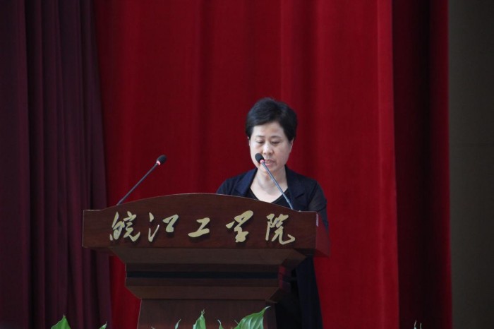 泡妞奇侠apk 最不可控的泡妞情感连接海报