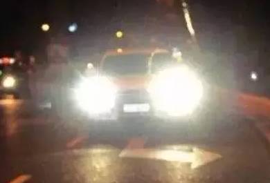 啄木鸟系列足球海报