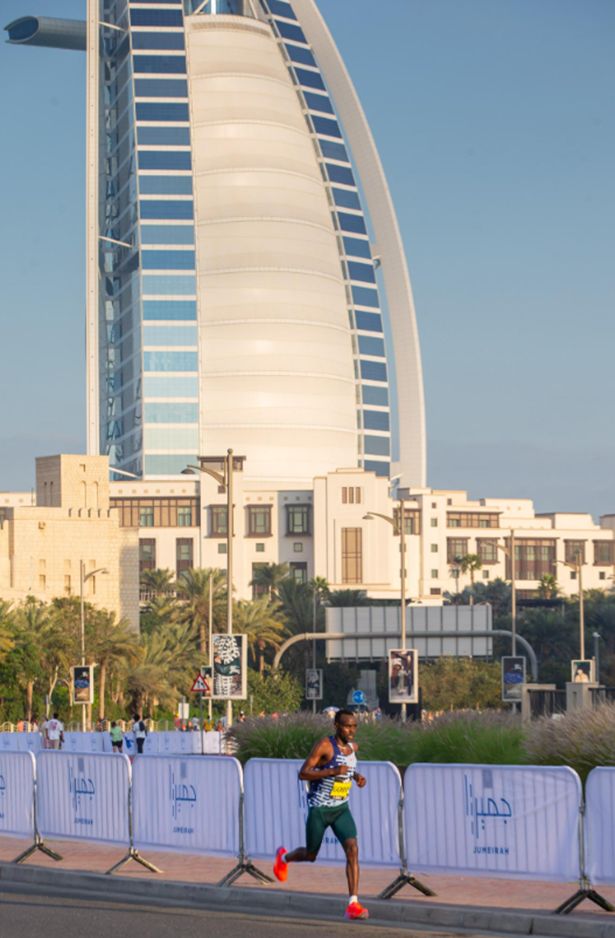 一昼夜 辨认这个昼夜最初的昼夜质地海报