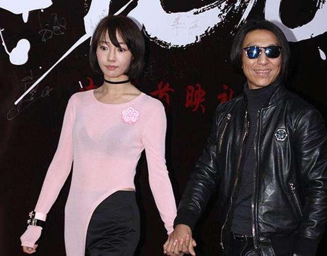 黑料吧不打烊海报