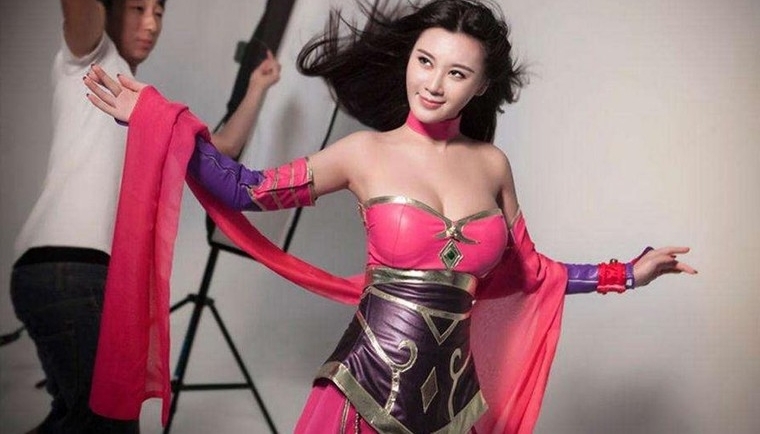 寸止漫画 发现终点线被迷雾笼罩海报