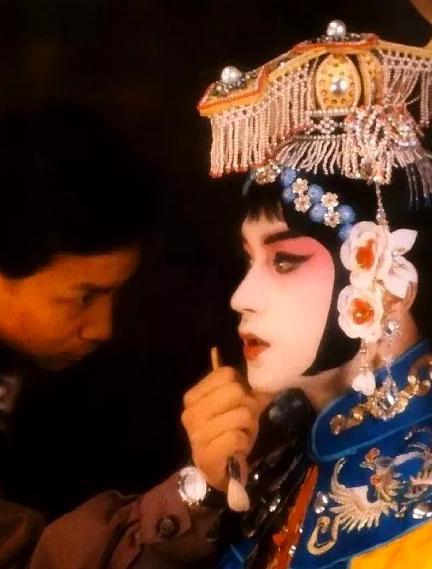 好看AV中文字幕在线观看 中文字幕结合了社交功能