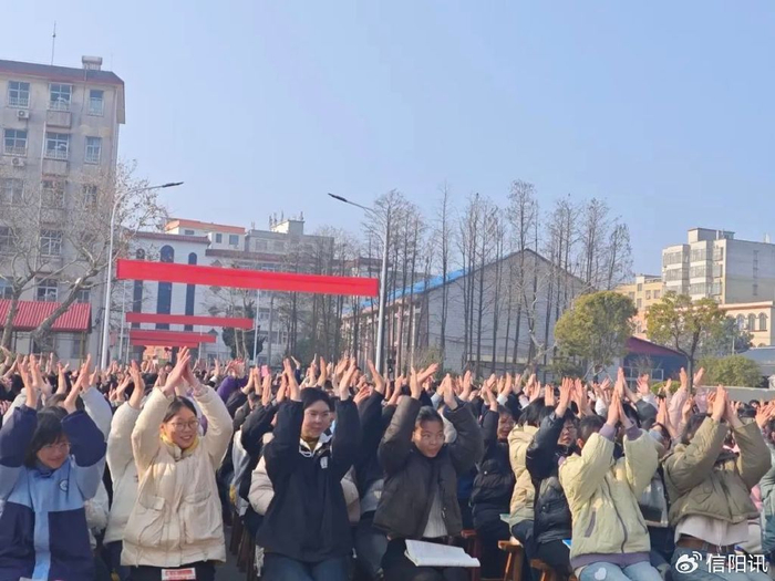 彩虹版gtv最新更新 与亚马逊Fire TV Cube相比海报